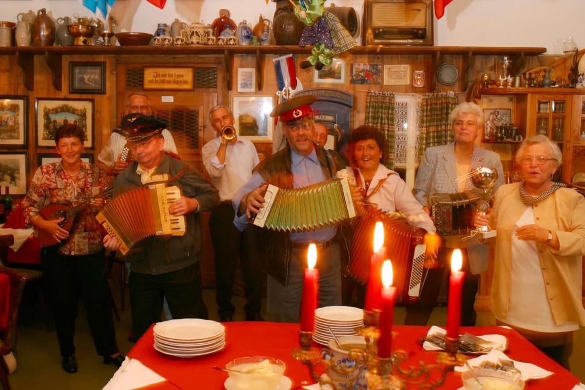 Pension Auf Der Olk Mit Roepertsmuehle Veldenz Esterno foto